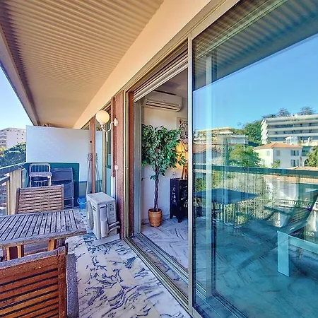 Apartment Cocon 2pers Proche Croisette, Martinez, Clim Cannes